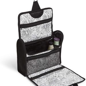 Vera Bradley microfiber grand hanging organizer